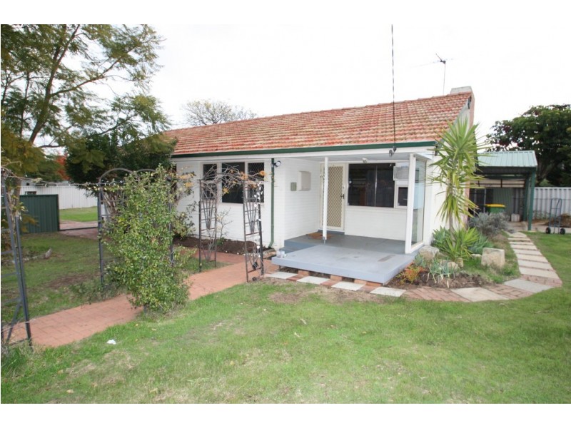 1 Hawkes Street, Coolbellup WA 6163