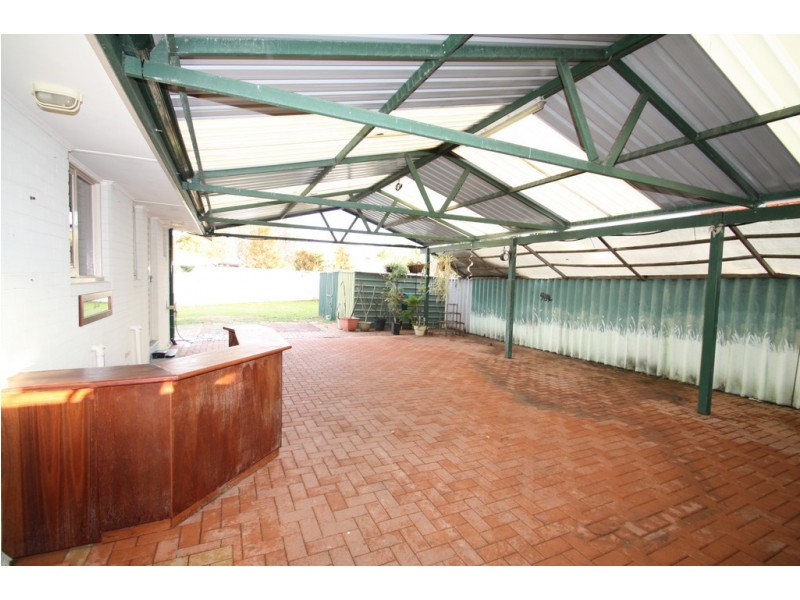 1 Hawkes Street, Coolbellup WA 6163