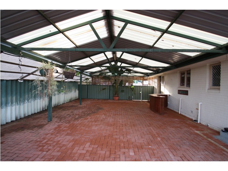 1 Hawkes Street, Coolbellup WA 6163