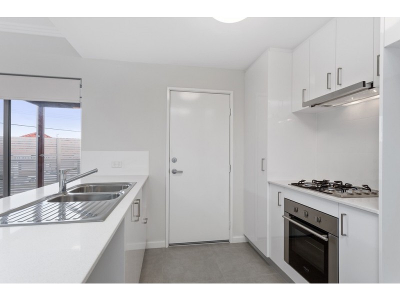 2/614 Rockingham Road, Munster WA 6166