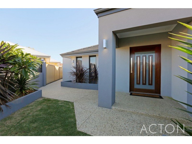 13 Kirk Close, Munster WA 6166