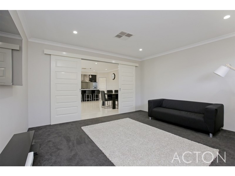 13 Kirk Close, Munster WA 6166