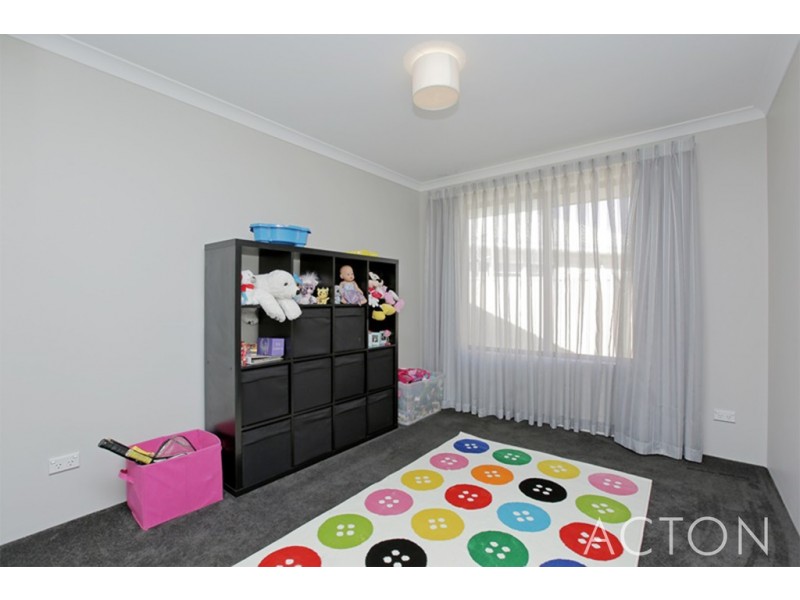 13 Kirk Close, Munster WA 6166