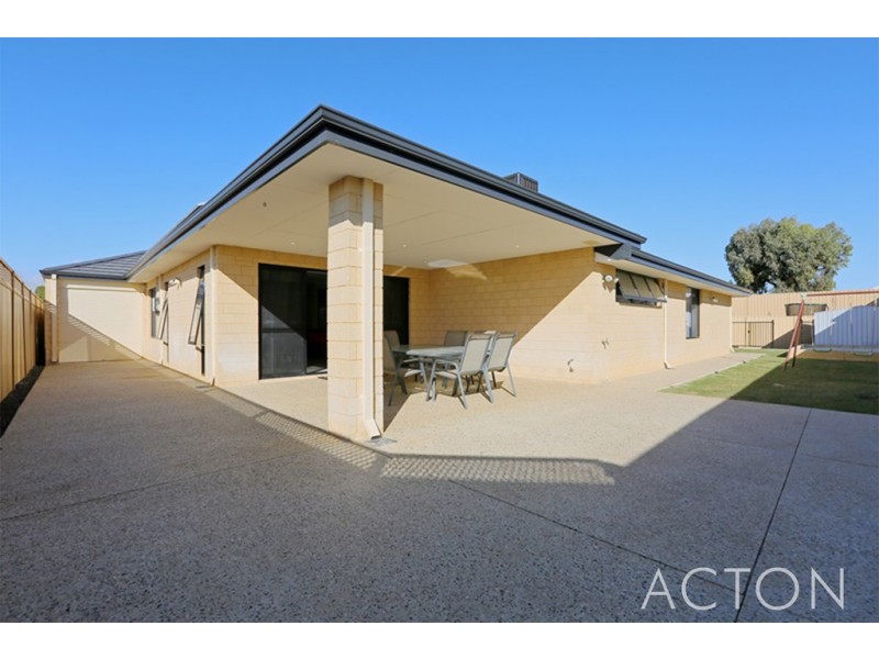 13 Kirk Close, Munster WA 6166