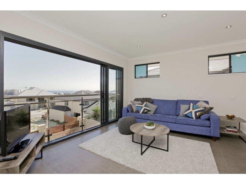 5 Podman Loop, North Coogee WA 6163