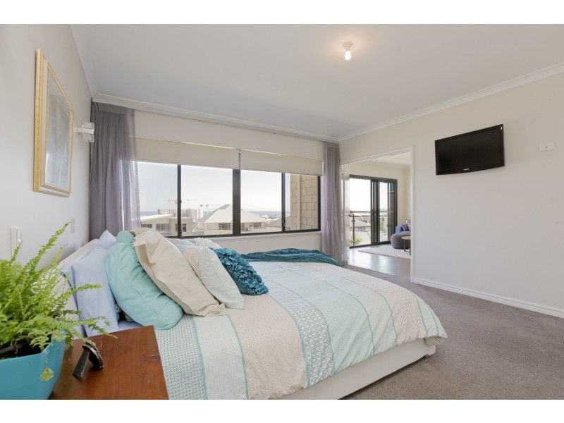 5 Podman Loop, North Coogee WA 6163