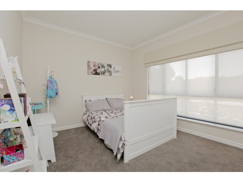 5 Podman Loop, North Coogee WA 6163
