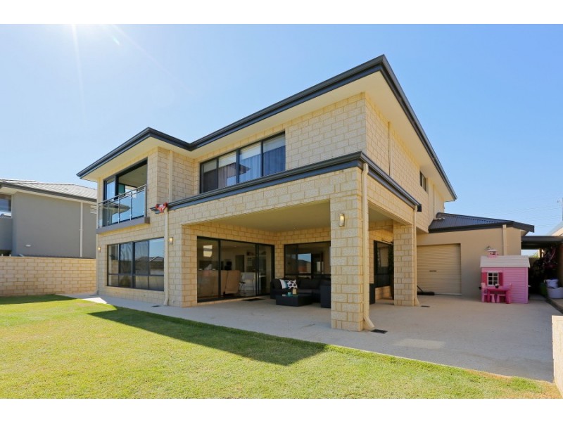 5 Podman Loop, North Coogee WA 6163