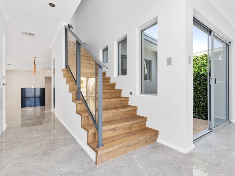 36 Lullworth Terrace, North Coogee WA 6163