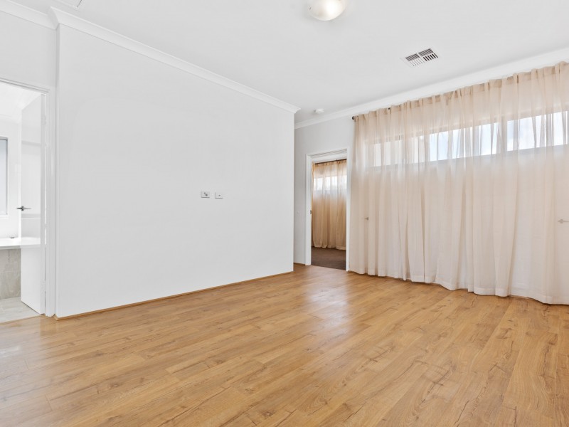 36 Lullworth Terrace, North Coogee WA 6163