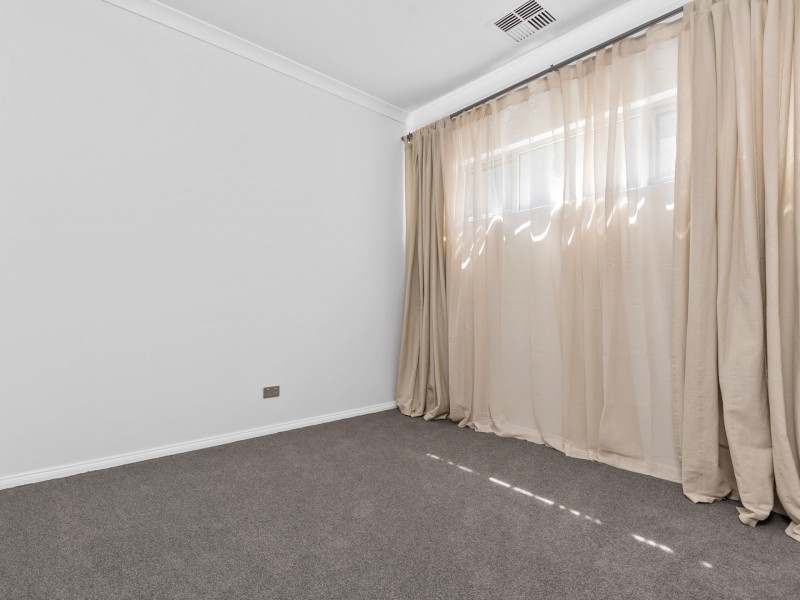 36 Lullworth Terrace, North Coogee WA 6163