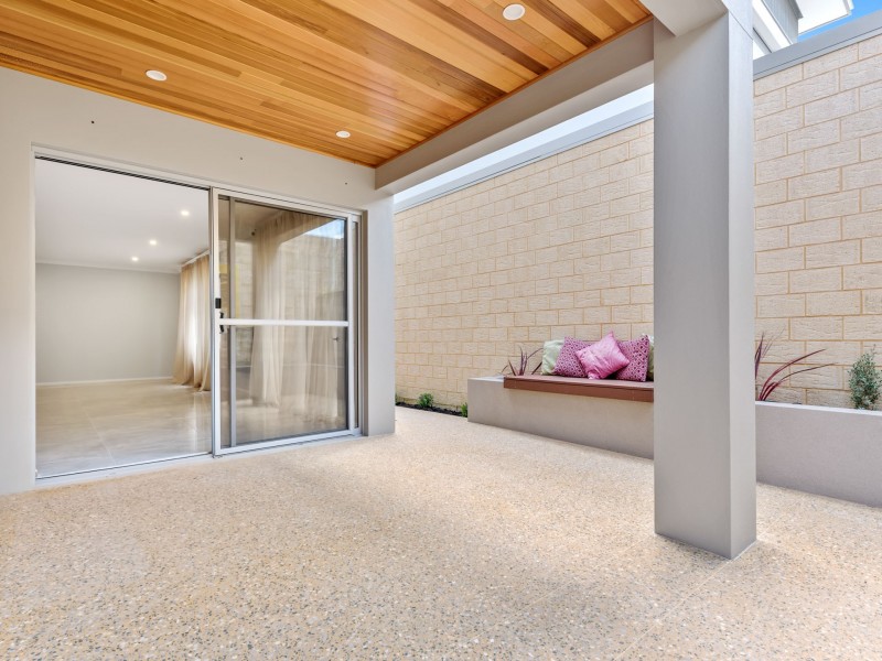 36 Lullworth Terrace, North Coogee WA 6163