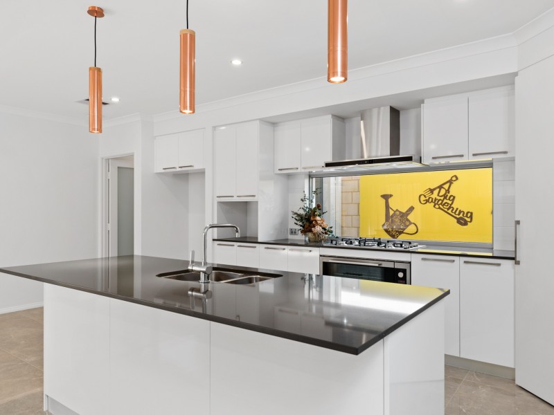 38 Lullworth Terrace, North Coogee WA 6163