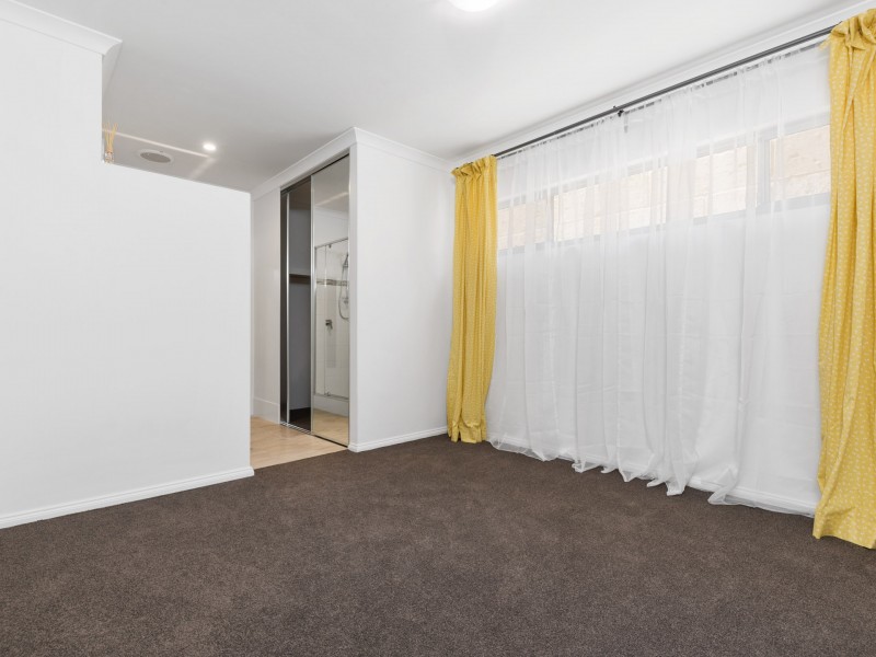 38 Lullworth Terrace, North Coogee WA 6163