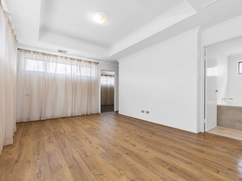 38 Lullworth Terrace, North Coogee WA 6163