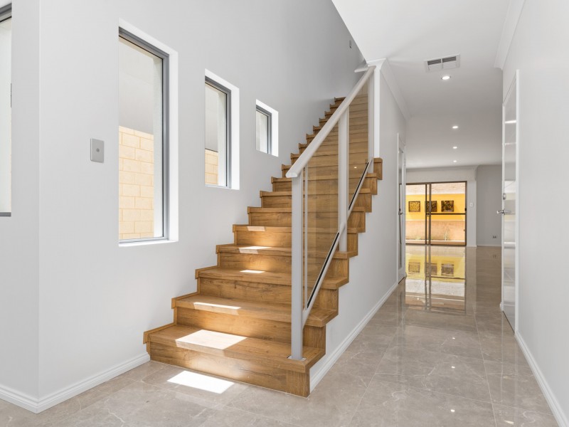 38 Lullworth Terrace, North Coogee WA 6163