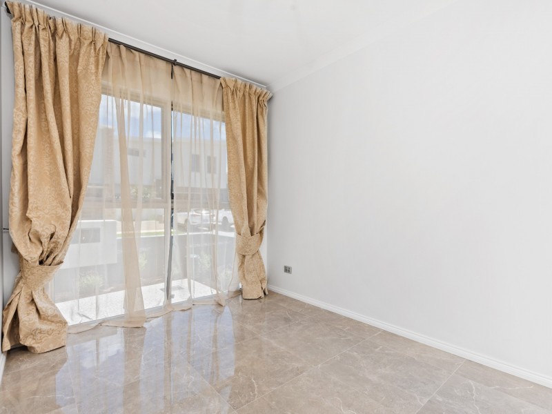 38 Lullworth Terrace, North Coogee WA 6163