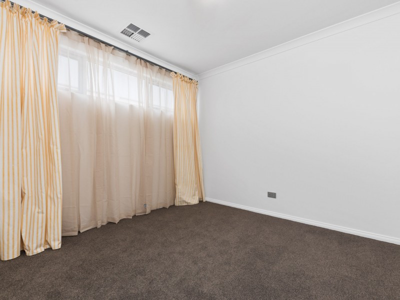 38 Lullworth Terrace, North Coogee WA 6163