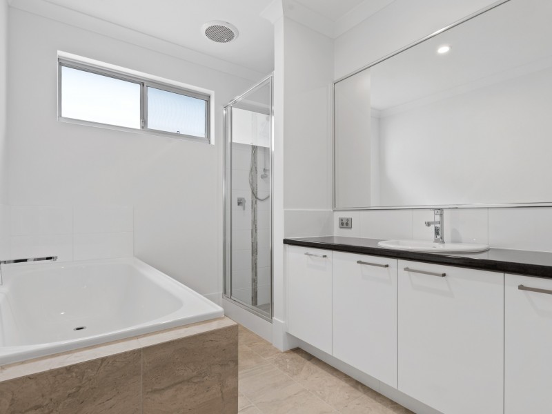 38 Lullworth Terrace, North Coogee WA 6163