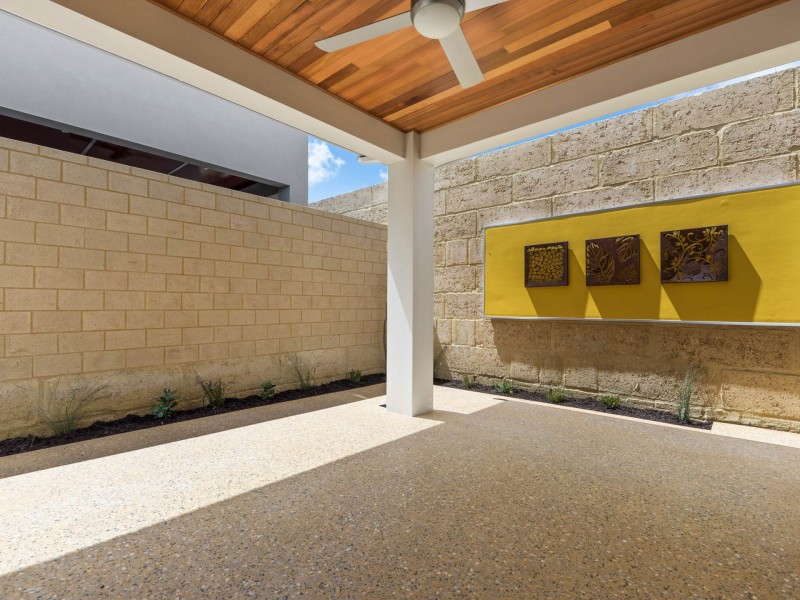 38 Lullworth Terrace, North Coogee WA 6163