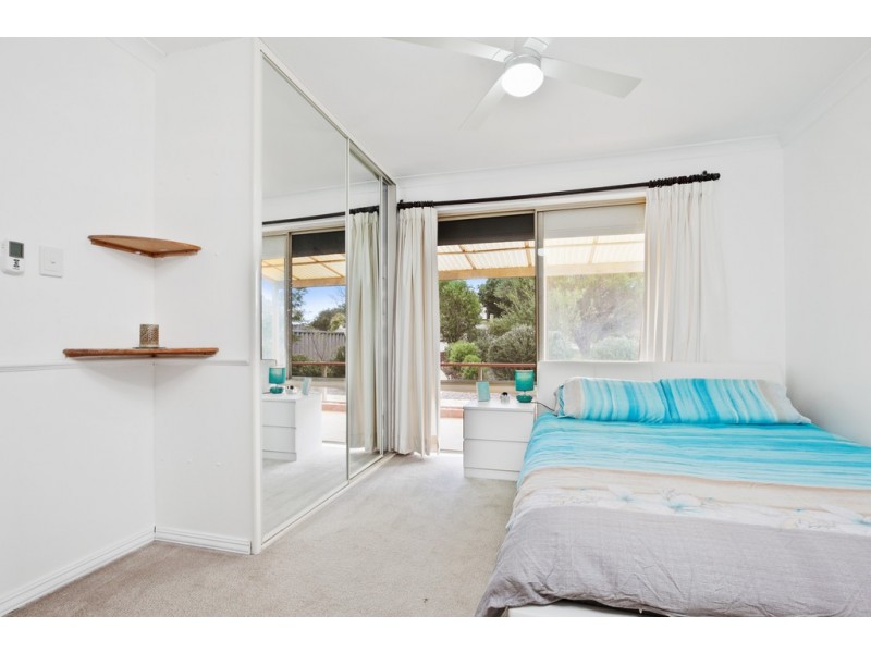 11 Chipper View, Parmelia WA 6167