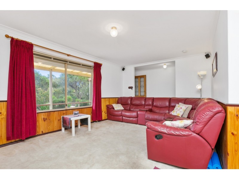 11 Chipper View, Parmelia WA 6167