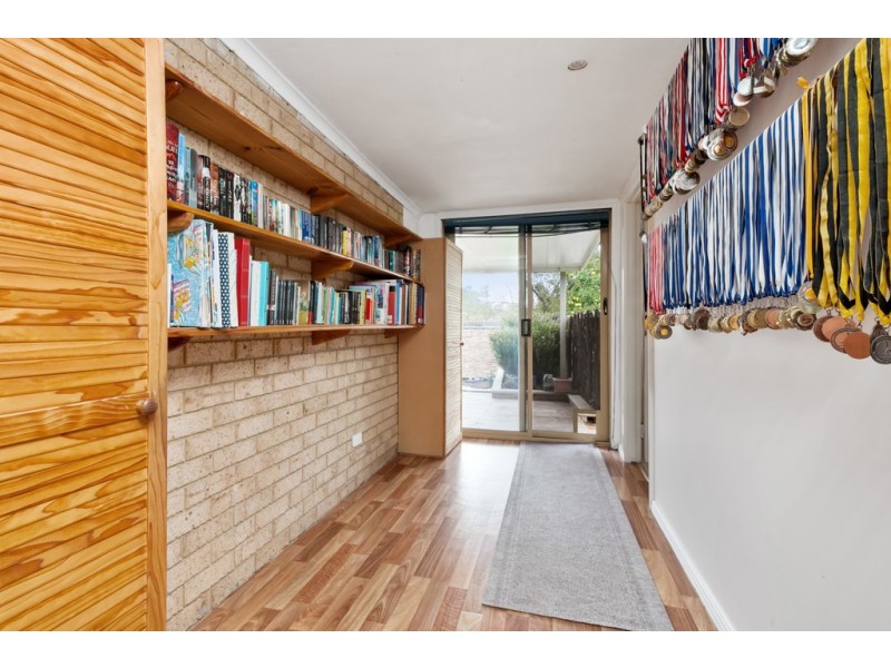 11 Chipper View, Parmelia WA 6167