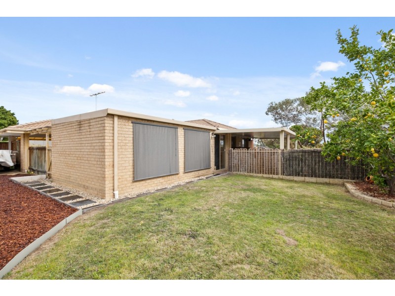 11 Chipper View, Parmelia WA 6167