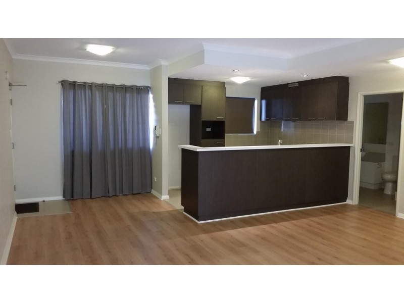 27/2 Stockton Bend, Cockburn Central WA 6164