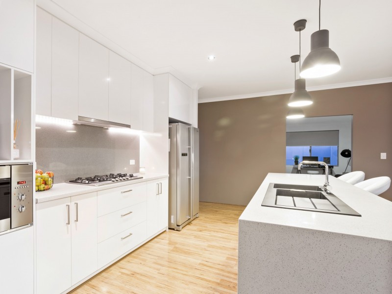 9 Podman Loop, North Coogee WA 6163