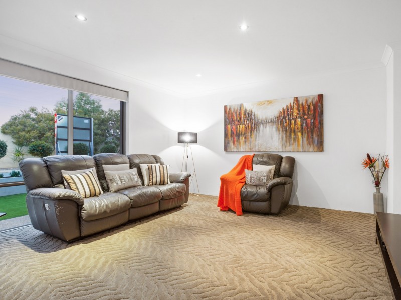 9 Podman Loop, North Coogee WA 6163