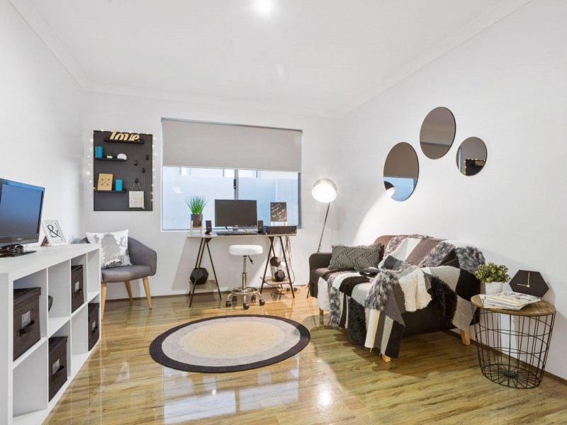 9 Podman Loop, North Coogee WA 6163