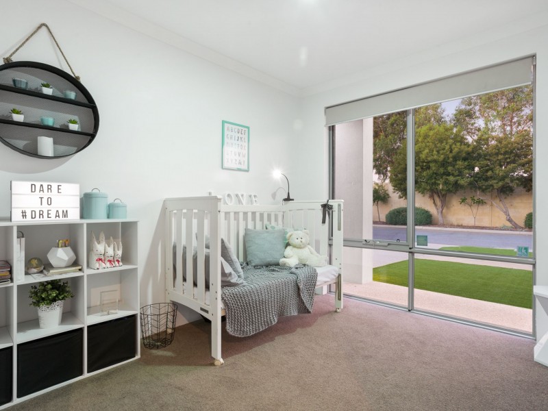 9 Podman Loop, North Coogee WA 6163