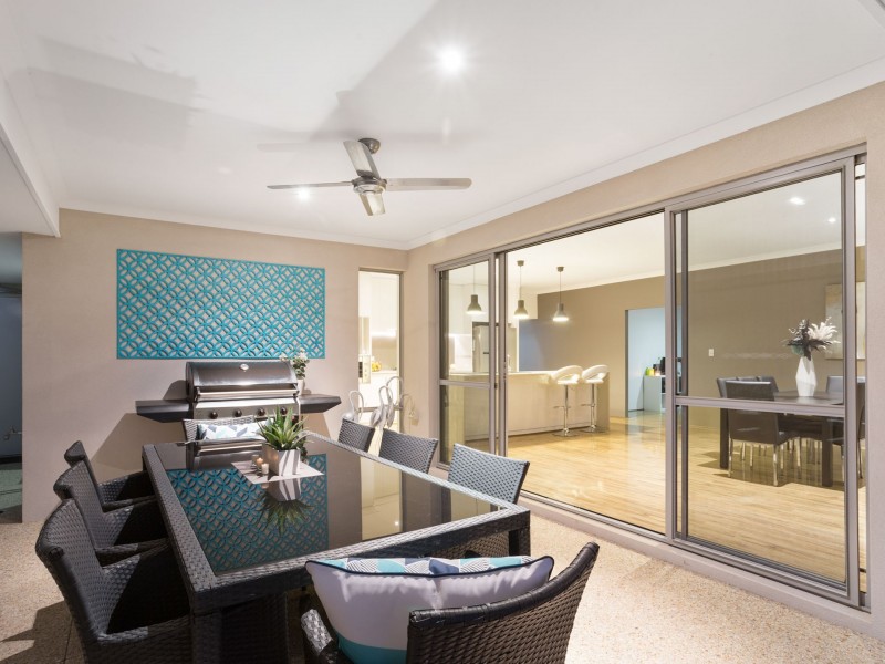 9 Podman Loop, North Coogee WA 6163