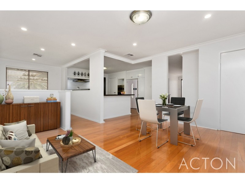 10 Browning Way, Munster WA 6166