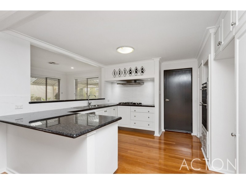 10 Browning Way, Munster WA 6166