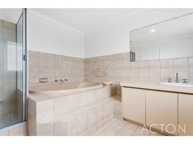 10 Browning Way, Munster WA 6166