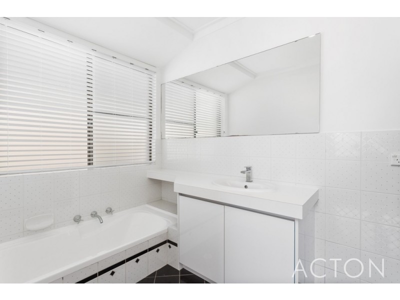 10 Browning Way, Munster WA 6166