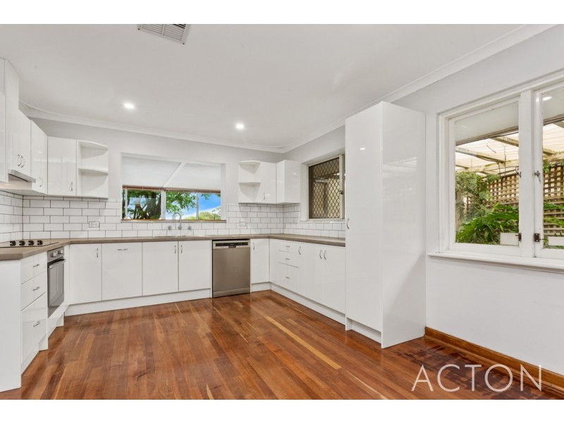 15 Lorraine Place, Hamilton Hill WA 6163