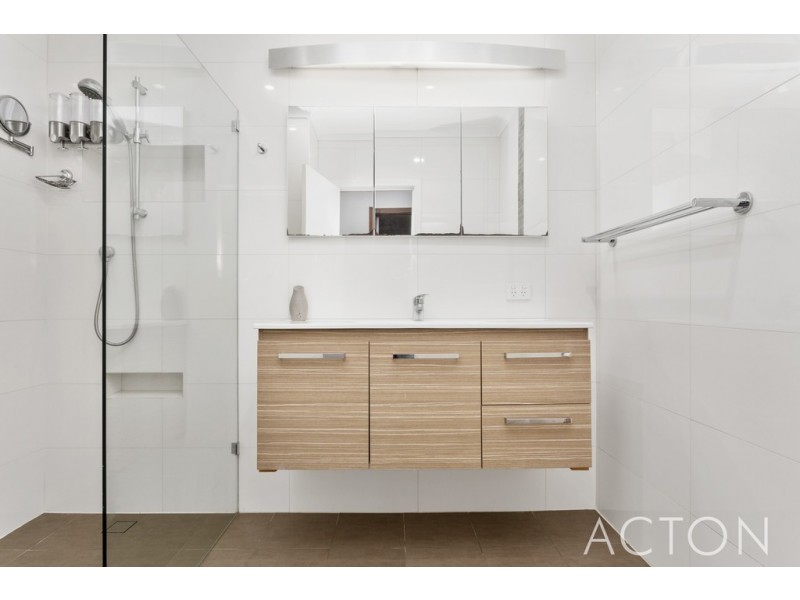 15 Lorraine Place, Hamilton Hill WA 6163