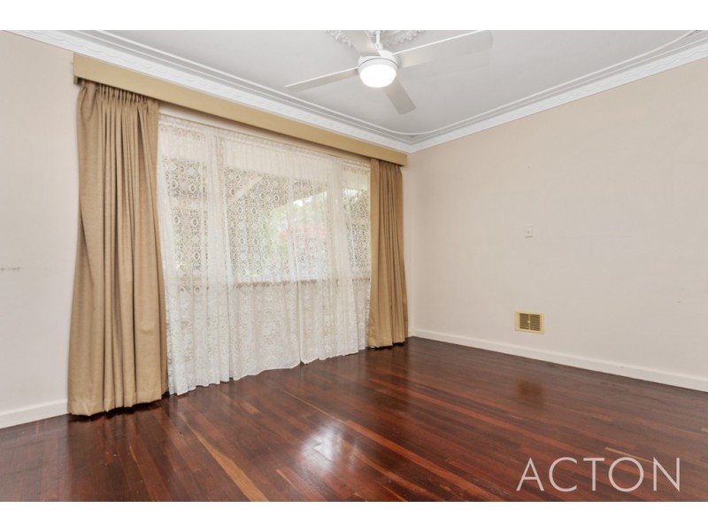 15 Lorraine Place, Hamilton Hill WA 6163