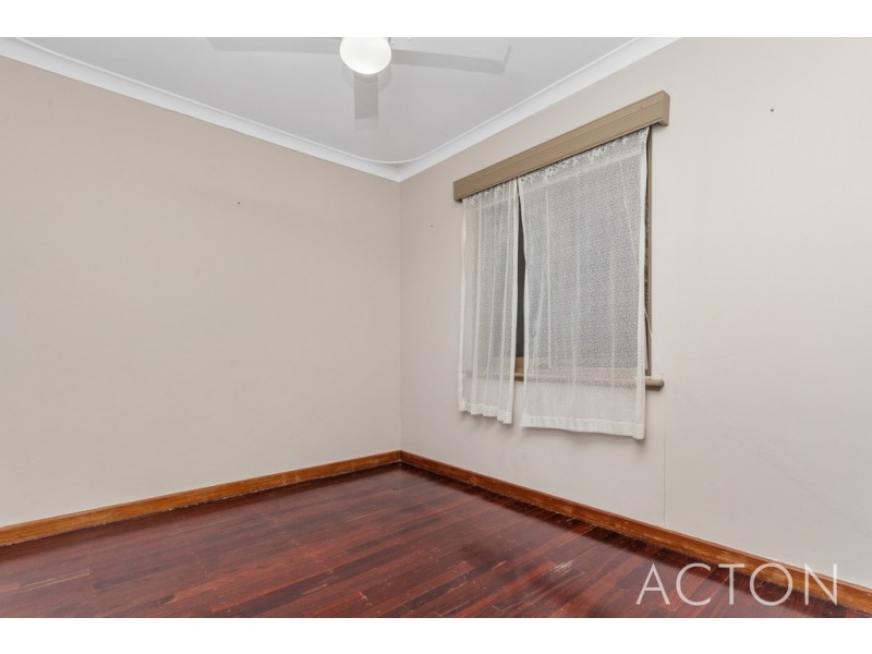 15 Lorraine Place, Hamilton Hill WA 6163