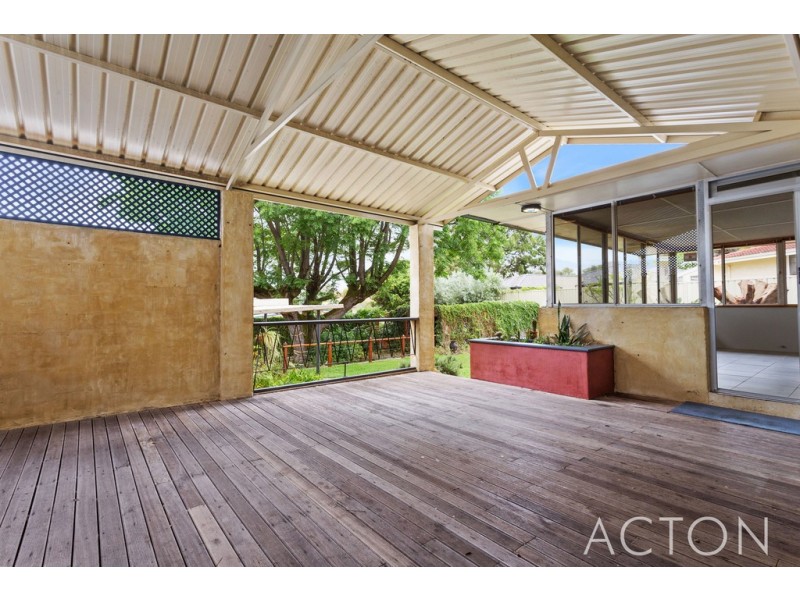 15 Lorraine Place, Hamilton Hill WA 6163