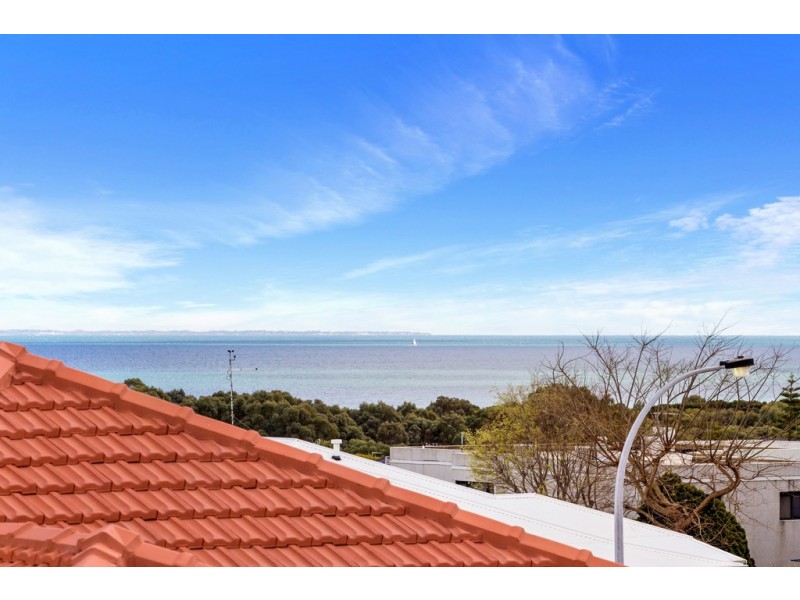 4 Charlotte View, Coogee WA 6166