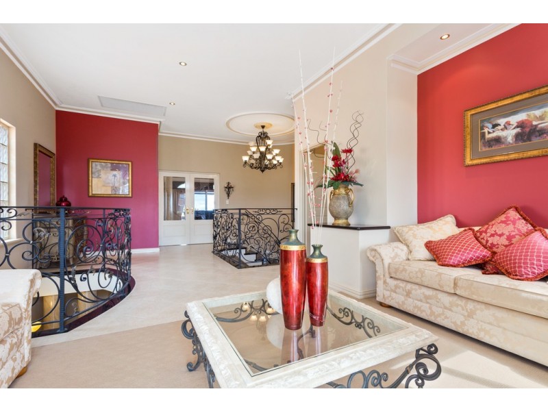 4 Charlotte View, Coogee WA 6166