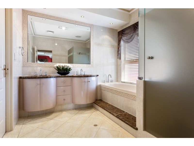 4 Charlotte View, Coogee WA 6166