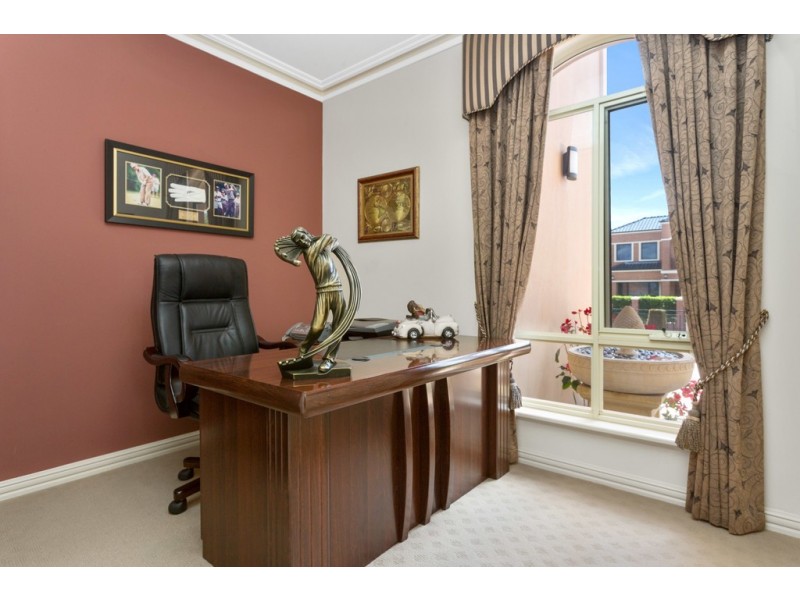 4 Charlotte View, Coogee WA 6166