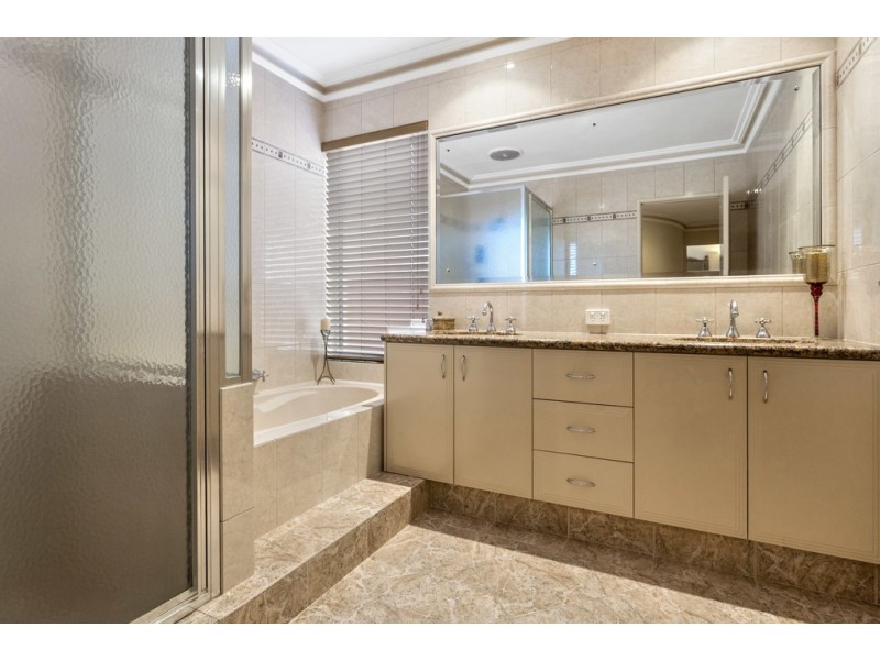 4 Charlotte View, Coogee WA 6166