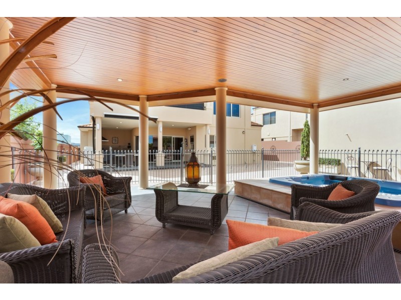 4 Charlotte View, Coogee WA 6166