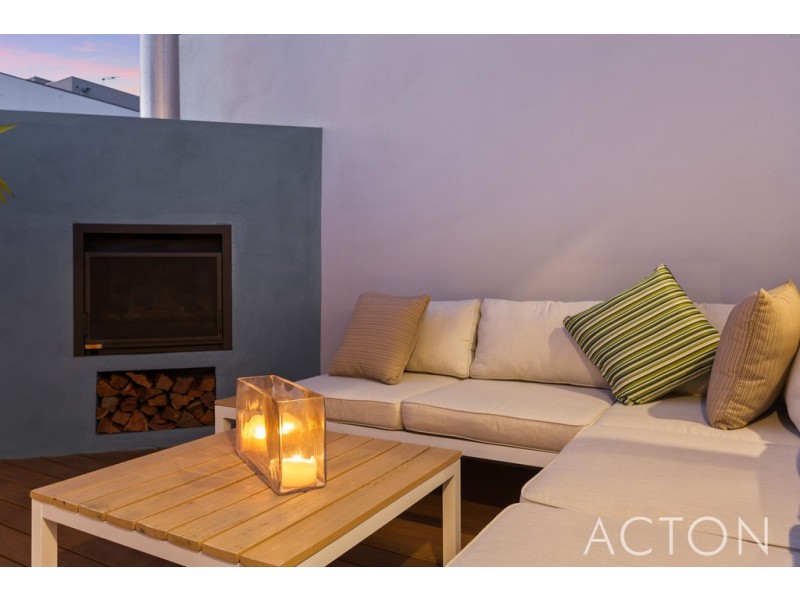 2/8 Socrates Parade, North Coogee WA 6163